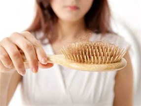 產(chǎn)后掉發(fā)太嚇人不敢出門，來南陽補發(fā)機構(gòu)定制一頂假發(fā)吧